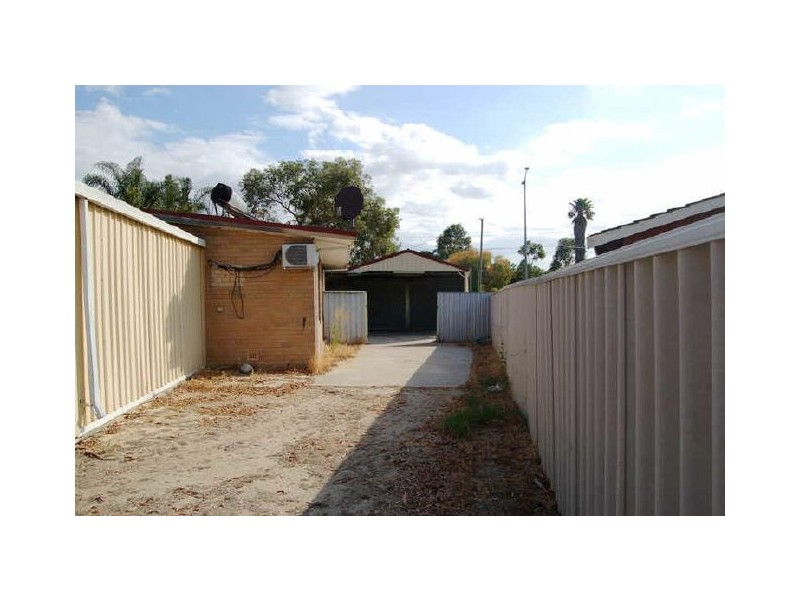 42 Corfield Street, Gosnells WA 6110