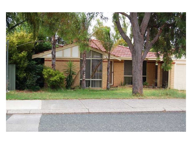 104 Lowanna Way, Armadale WA 6112