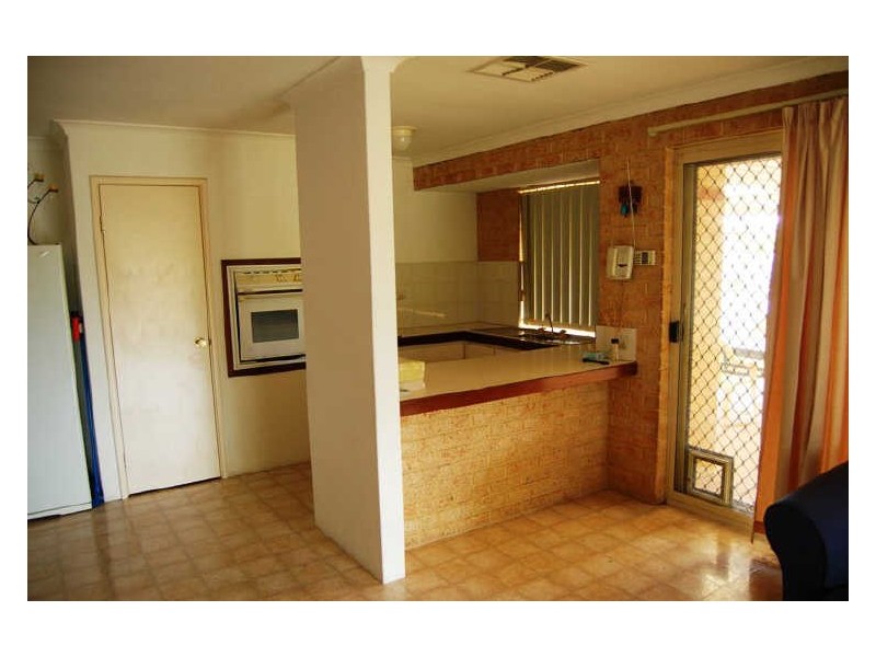 104 Lowanna Way, Armadale WA 6112