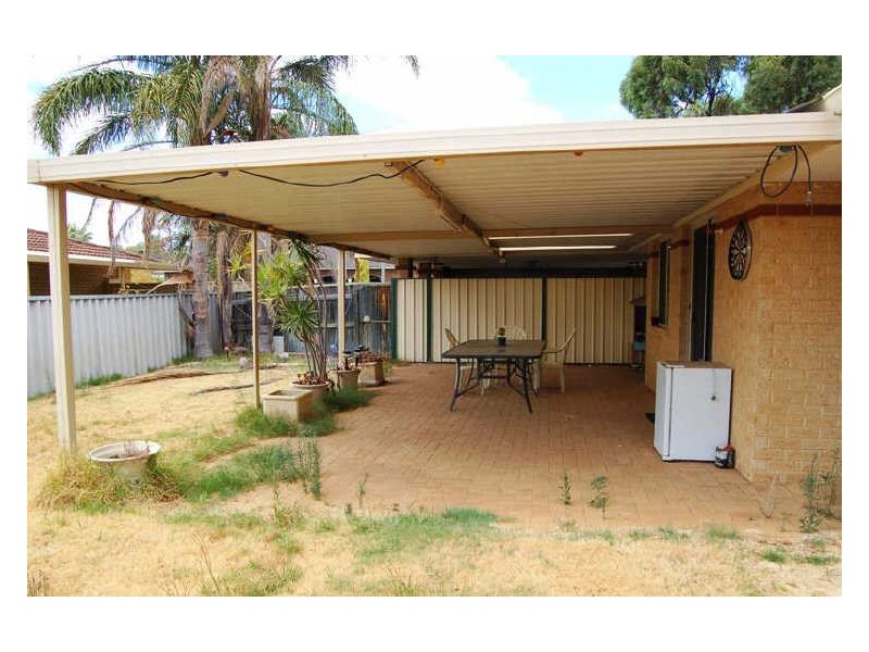 104 Lowanna Way, Armadale WA 6112