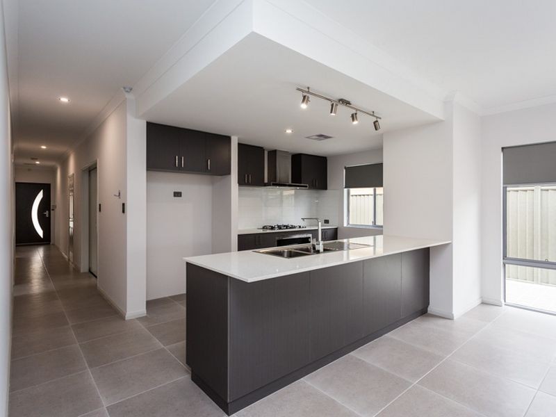 8 Tiliqua Crescent, Wandi WA 6167