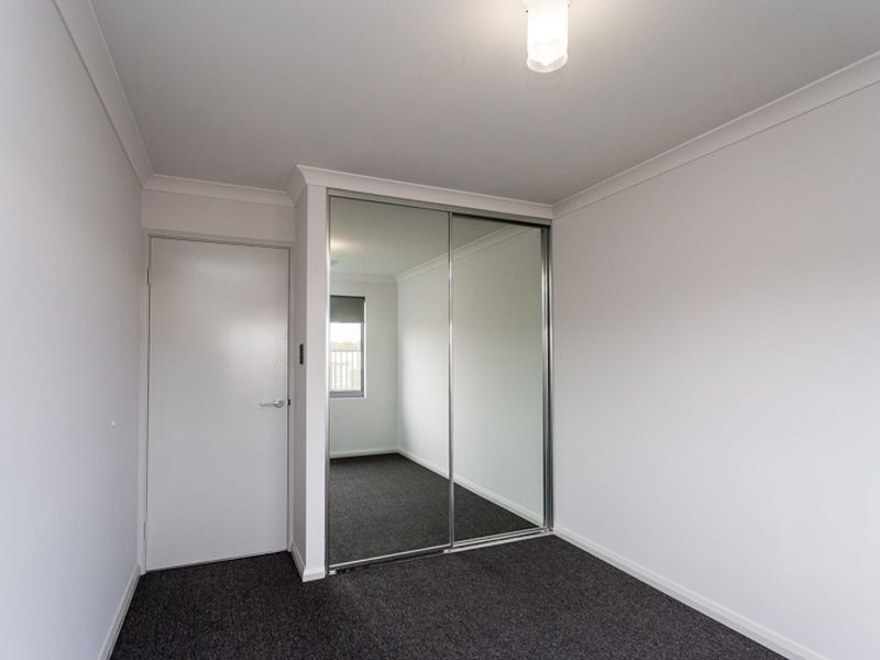 8 Tiliqua Crescent, Wandi WA 6167