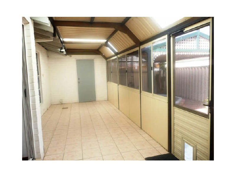 7/9 Manly Street, Cannington WA 6107