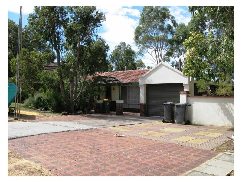 24 Barranduna Drive, Mount Nasura WA 6112