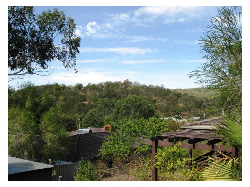 24 Barranduna Drive, Mount Nasura WA 6112