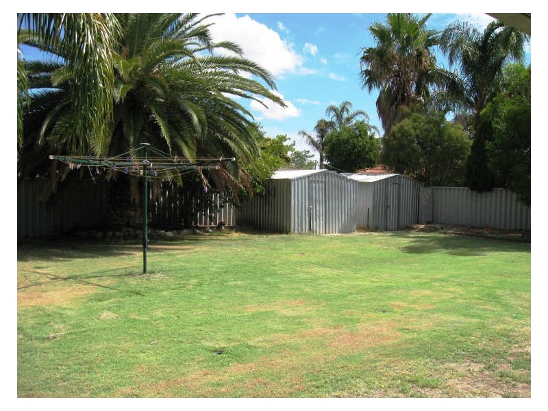 56 Seville Drive, Seville Grove WA 6112