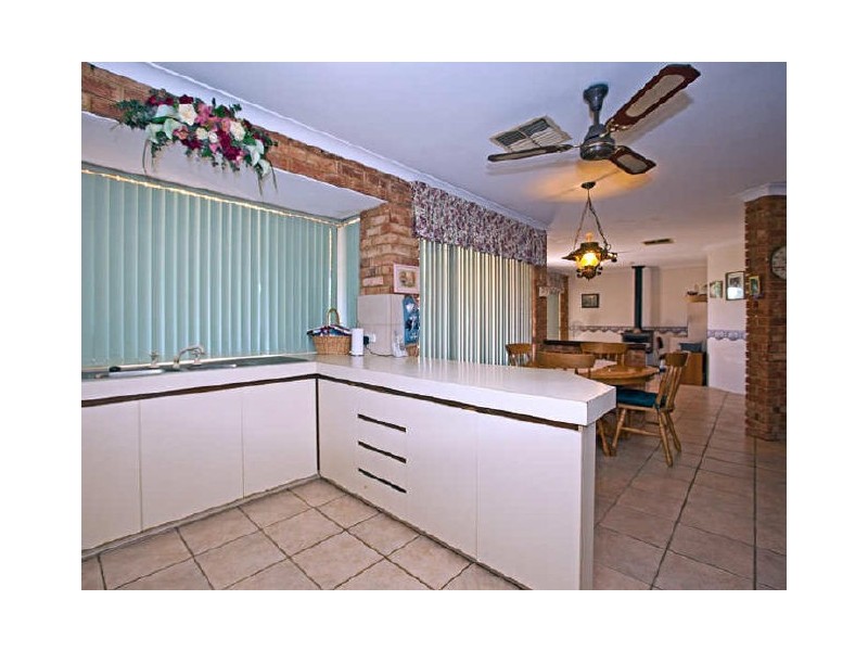 21 Timbercrest Road, Thornlie WA 6108