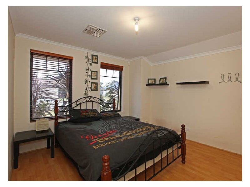 15 Granada Loop, Seville Grove WA 6112