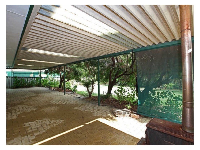 4 Navel Close, Armadale WA 6112