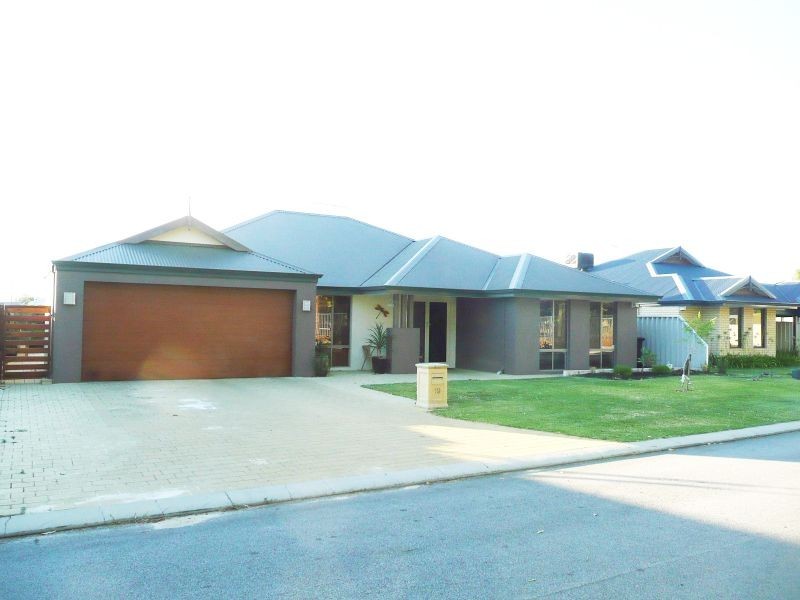 19 Viana Loop, Seville Grove WA 6112