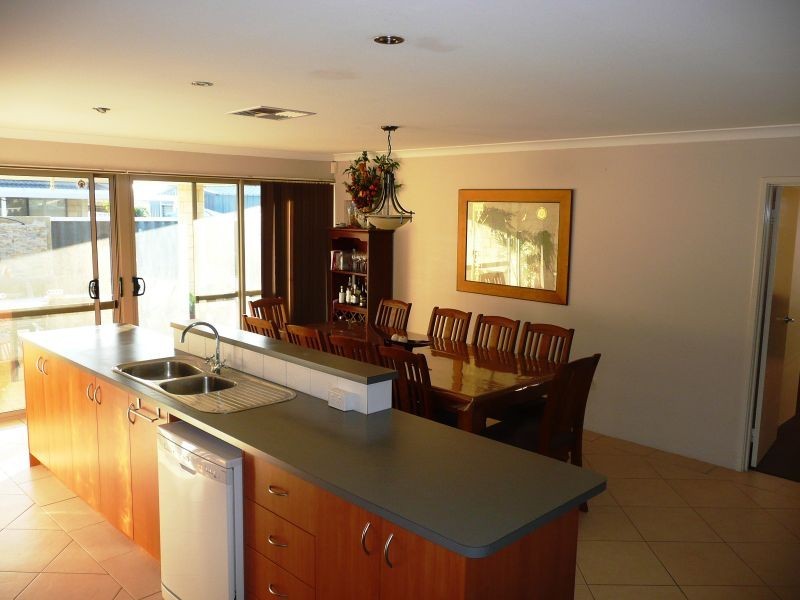 19 Viana Loop, Seville Grove WA 6112