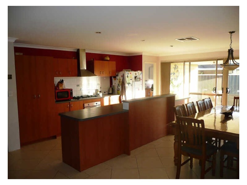 19 Viana Loop, Seville Grove WA 6112
