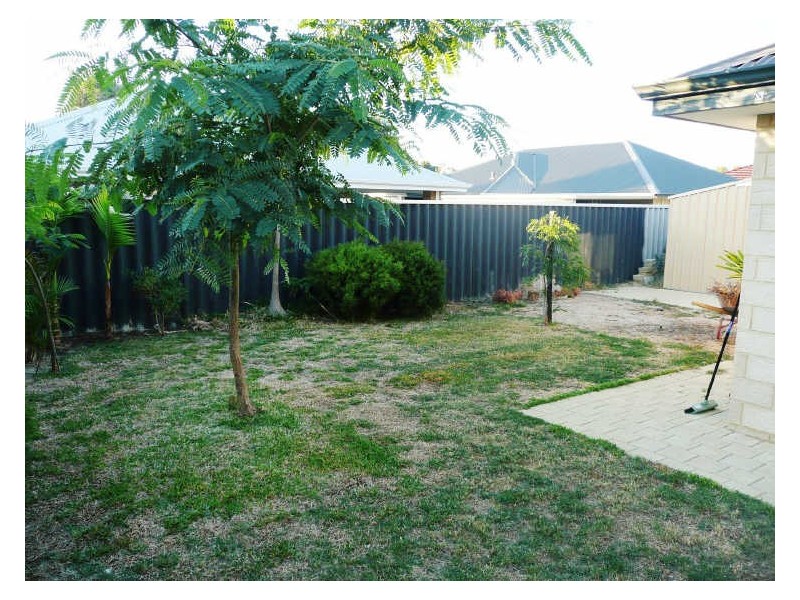 19 Viana Loop, Seville Grove WA 6112