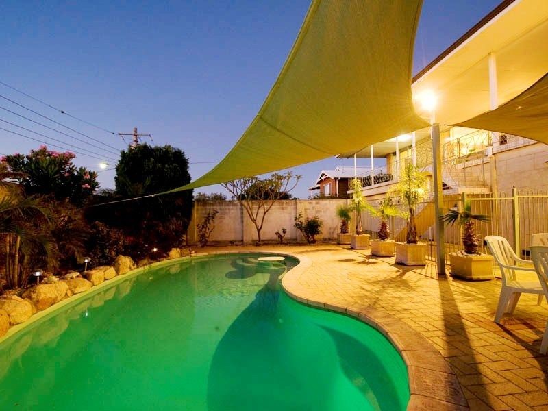 14 Opal Way, Mount Richon WA 6112