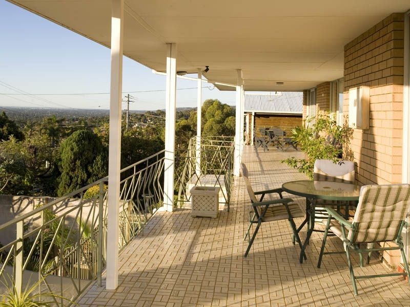 14 Opal Way, Mount Richon WA 6112