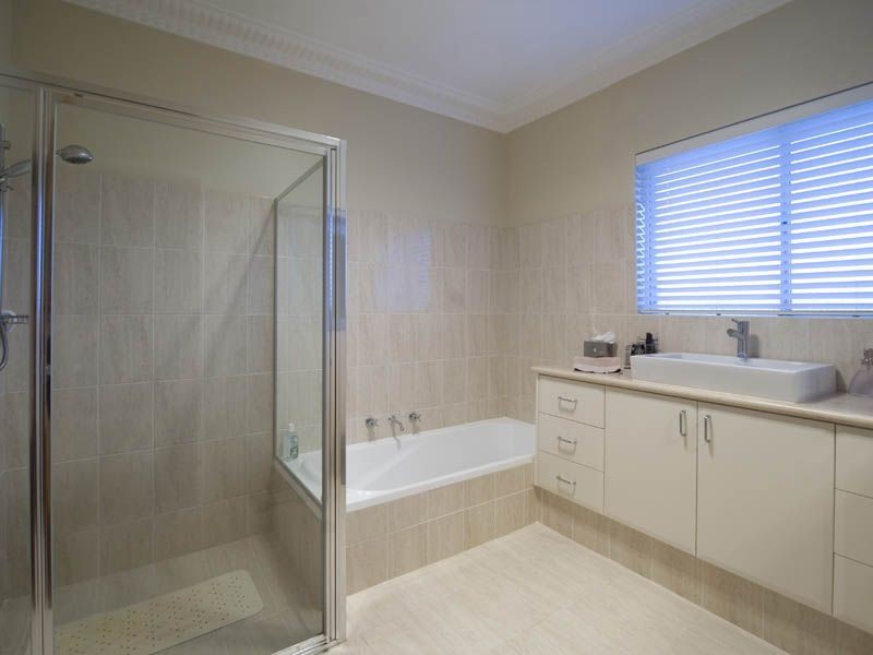 14 Opal Way, Mount Richon WA 6112