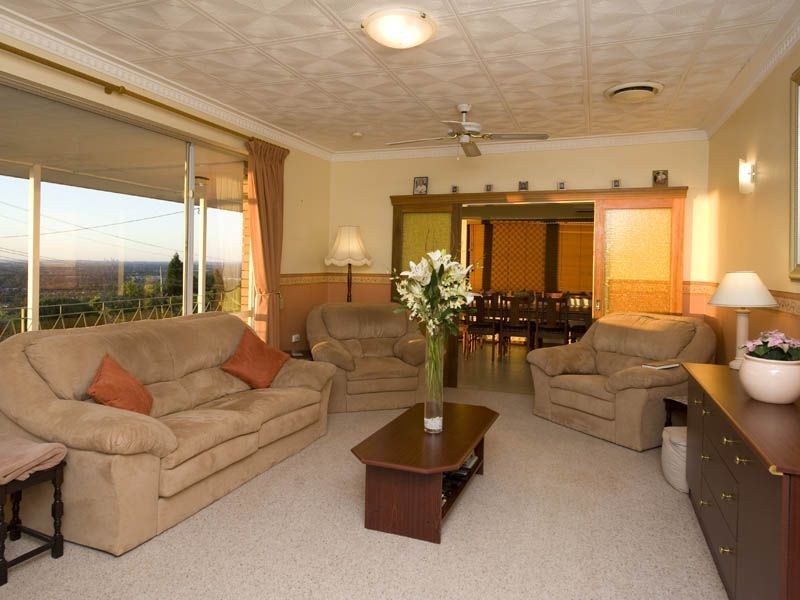 14 Opal Way, Mount Richon WA 6112