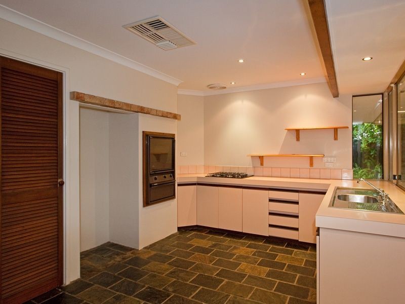 10 Bothe Court, Seville Grove WA 6112