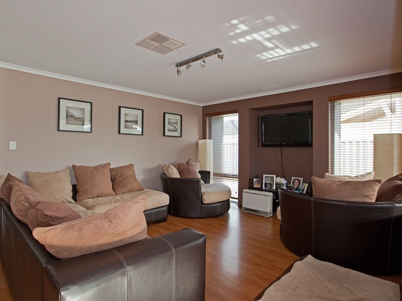 16 Cabra Avenue, Seville Grove WA 6112