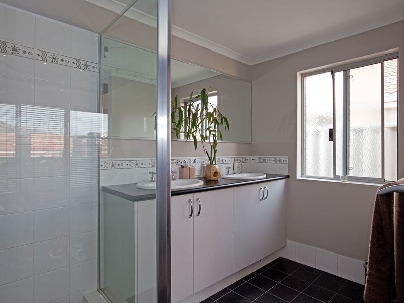 16 Cabra Avenue, Seville Grove WA 6112