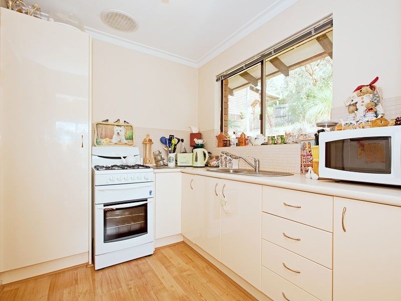 12 Amethyst Crescent, Mount Richon WA 6112