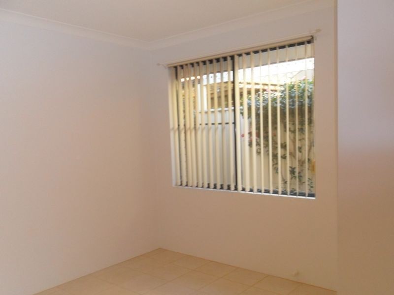 16 Kooralbyn Valley Crescent, Jandakot WA 6164