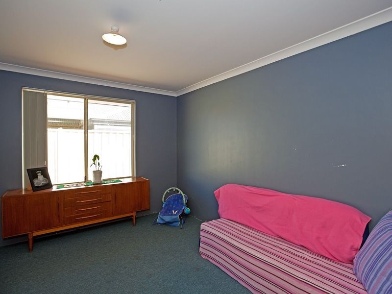 121 Seville Drive, Seville Grove WA 6112