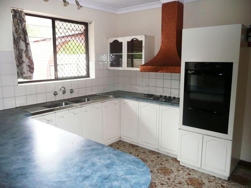 24 Willowmead Way, Kelmscott WA 6111