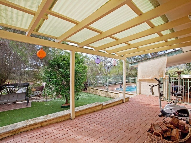 13 Adair Avenue, Mount Nasura WA 6112