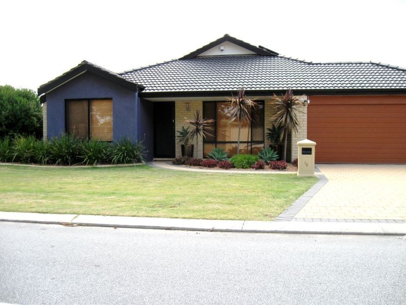 15 Viana Loop, Seville Grove WA 6112