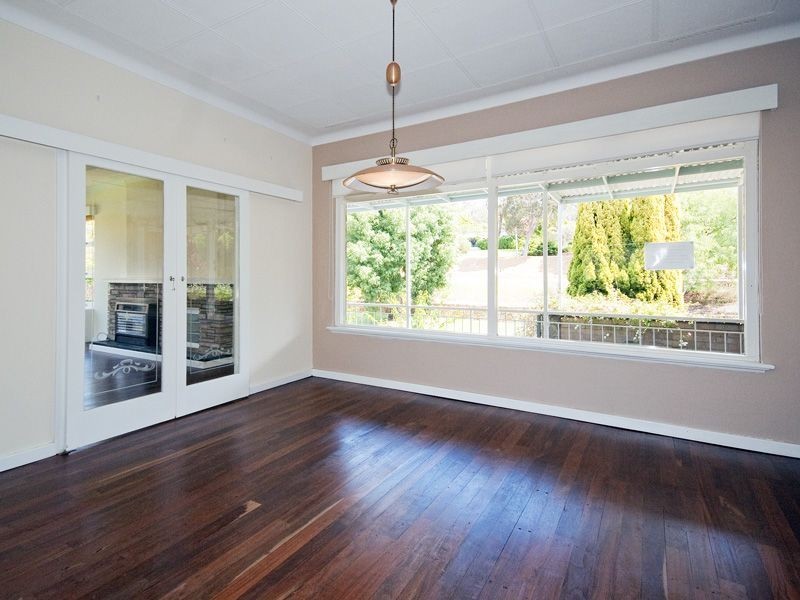 36 Brookton Highway, Kelmscott WA 6111