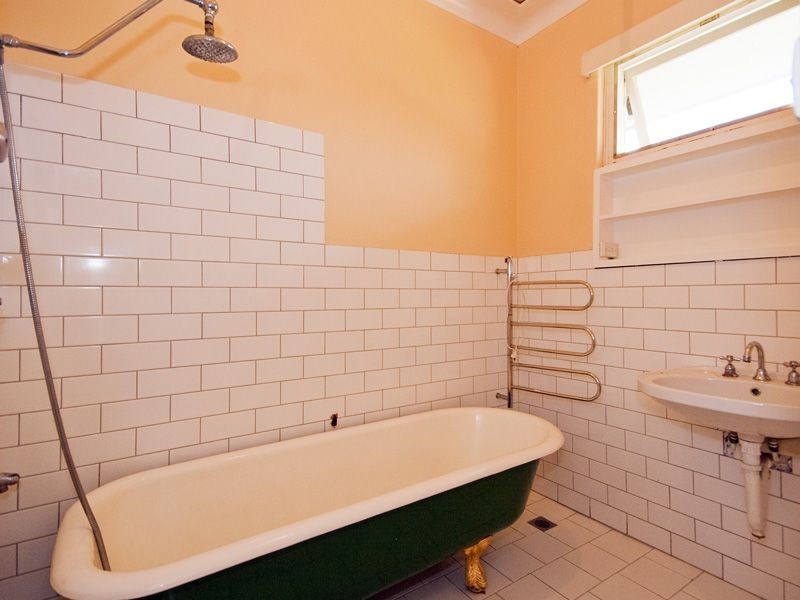 36 Brookton Highway, Kelmscott WA 6111