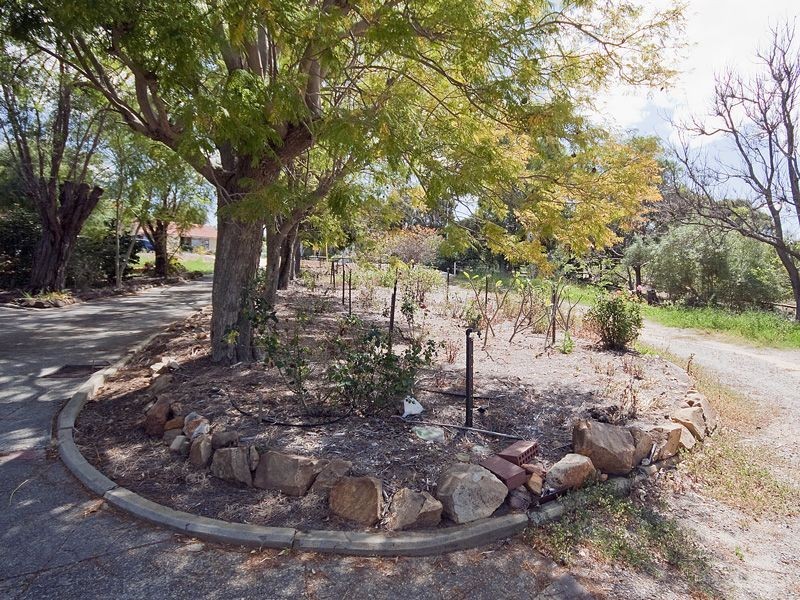 36 Brookton Highway, Kelmscott WA 6111