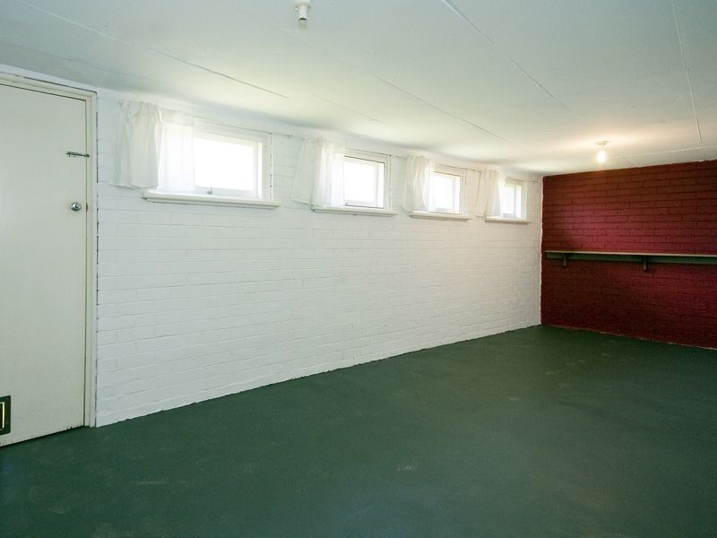 36 Brookton Highway, Kelmscott WA 6111