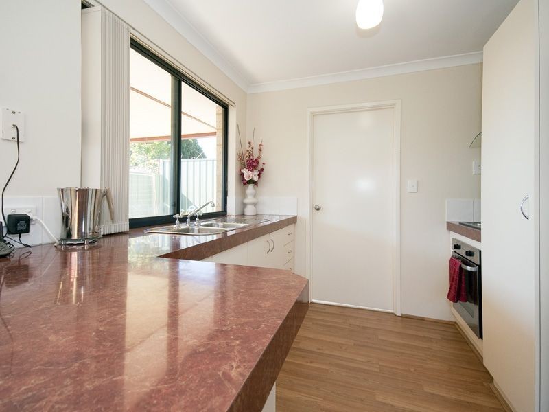 4/17 Devonshire Terrace, Armadale WA 6112