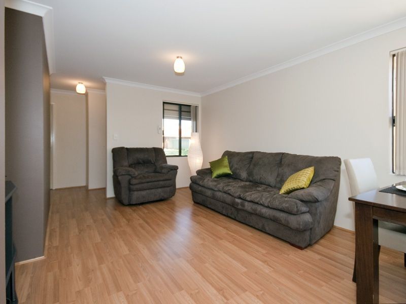 4/17 Devonshire Terrace, Armadale WA 6112