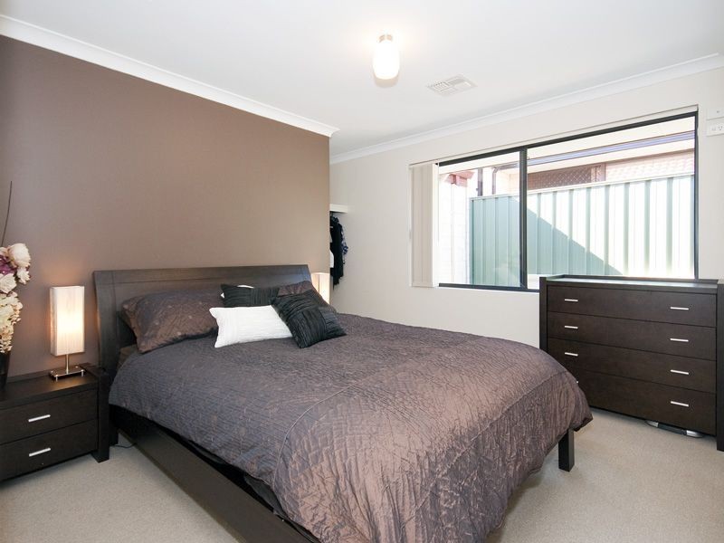 4/17 Devonshire Terrace, Armadale WA 6112