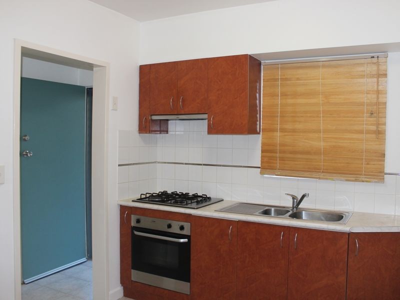 9/15 Friar John Way, Coolbellup WA 6163