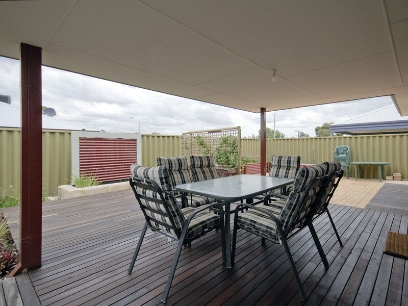 6 Blossom Court, Seville Grove WA 6112