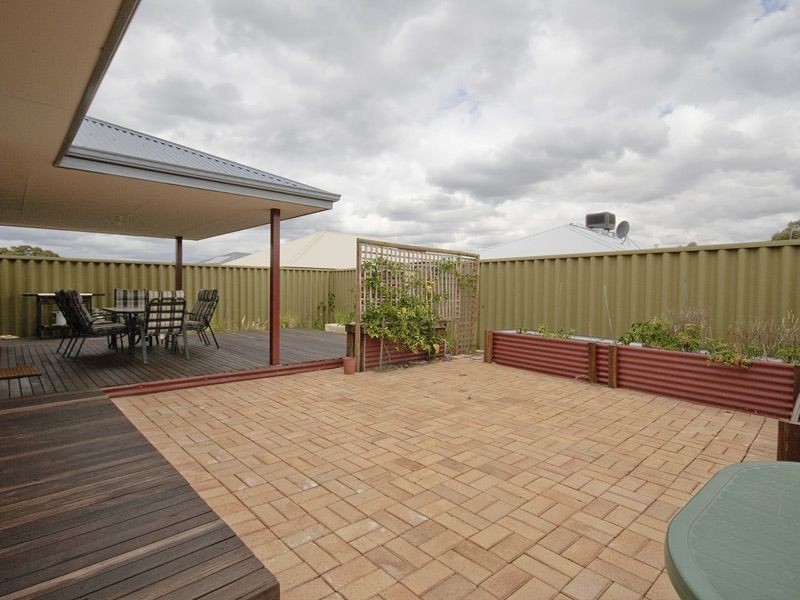 6 Blossom Court, Seville Grove WA 6112