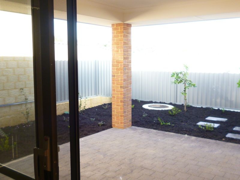 72 Veterans Drive, Byford WA 6122