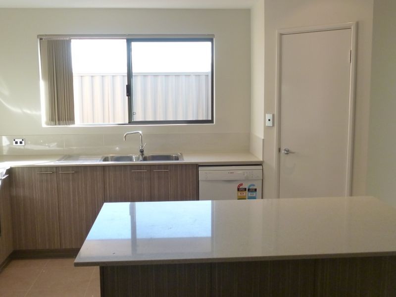 72 Veterans Drive, Byford WA 6122