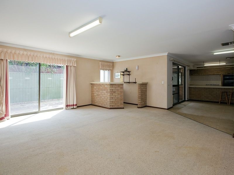 17 Avonlee Road, Armadale WA 6112