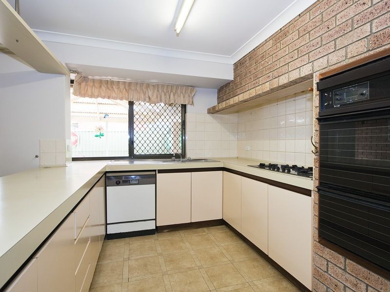 17 Avonlee Road, Armadale WA 6112