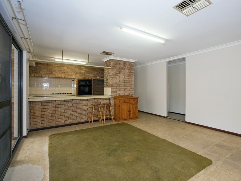 17 Avonlee Road, Armadale WA 6112