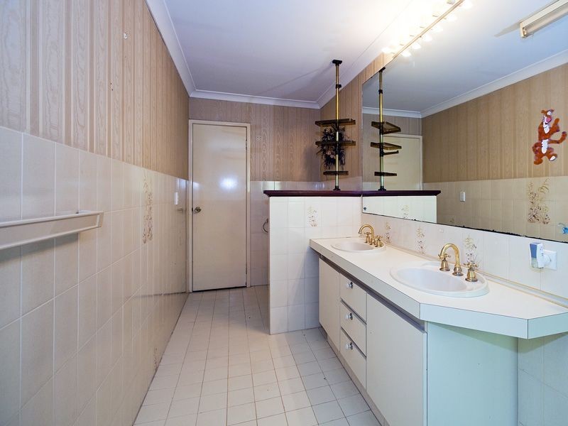 17 Avonlee Road, Armadale WA 6112