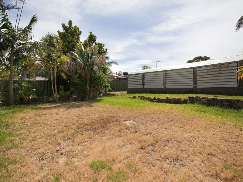 17 Avonlee Road, Armadale WA 6112