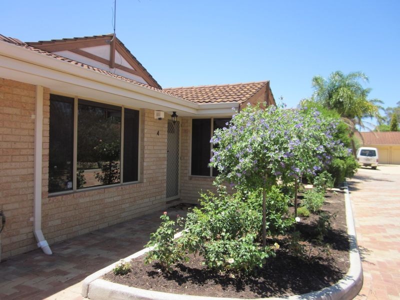 4/190 Cammillo Road, Camillo WA 6111