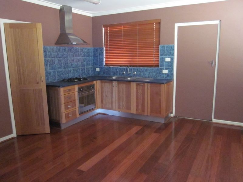 98 Derry Avenue, Mount Nasura WA 6112