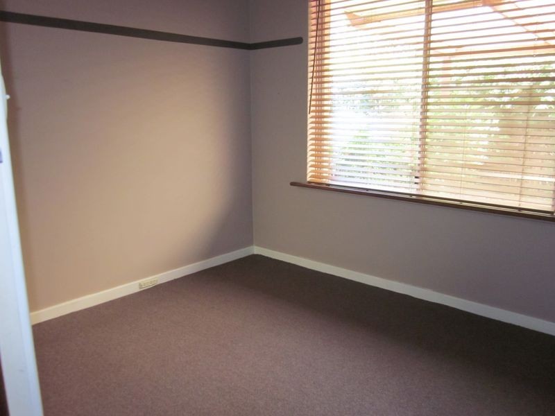 98 Derry Avenue, Mount Nasura WA 6112